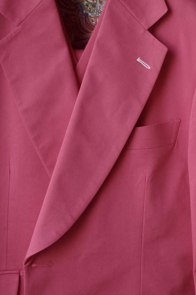 ピンク色のスーツ｜オーダーメイド