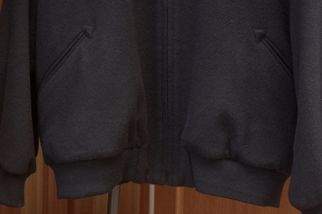 カシミヤのジップアップブルゾン