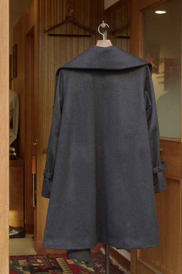 レディースカシミヤコートのオーダーメイド|アシンメトリー(非対称)