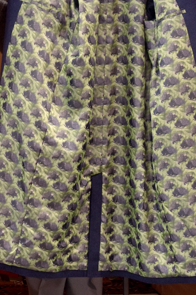 カシミヤロングコートのオーダーメイド｜ブルーのラグランスリーブ