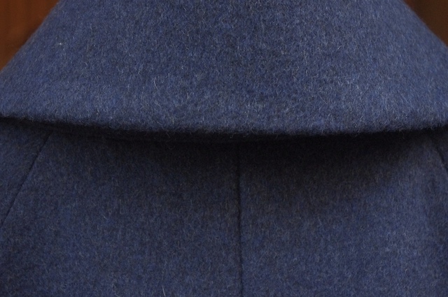 カシミヤロングコートのオーダーメイド｜ブルーのラグランスリーブ