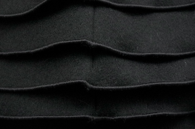 レディースカシミヤコートのオーダーメイド|フリル付きデザイン