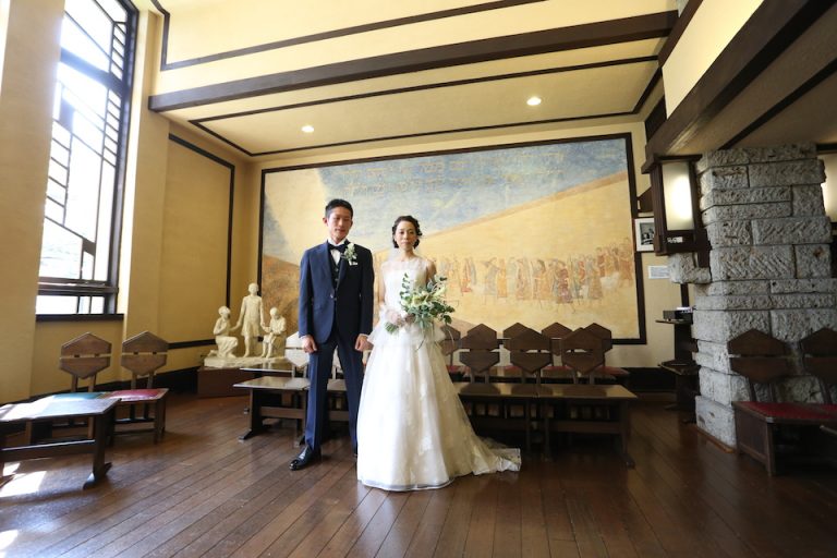 自由学園明日館|結婚式のウェディングスーツ