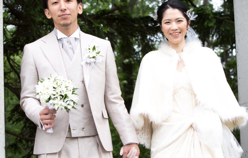 水の教会|結婚式のウェディングスーツ