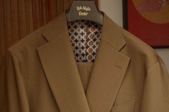 カジュアルスーツ|軽量のストレッチ素材