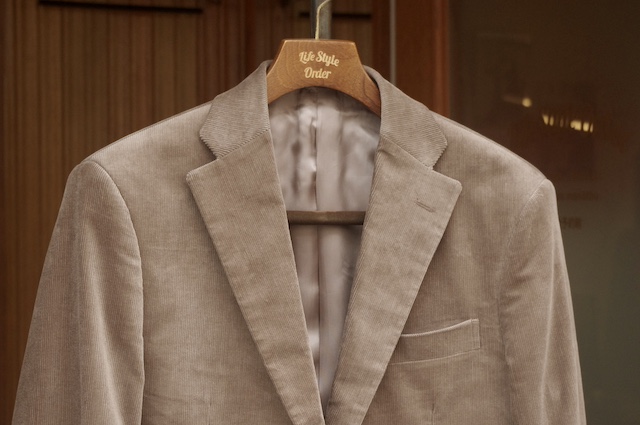 コーデュロイのカジュアルセットアップスーツ