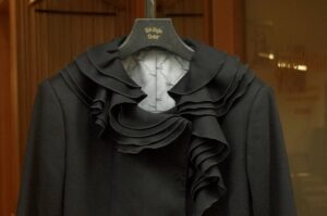 レディースカシミヤコートのオーダーメイド｜フリル付きデザイン