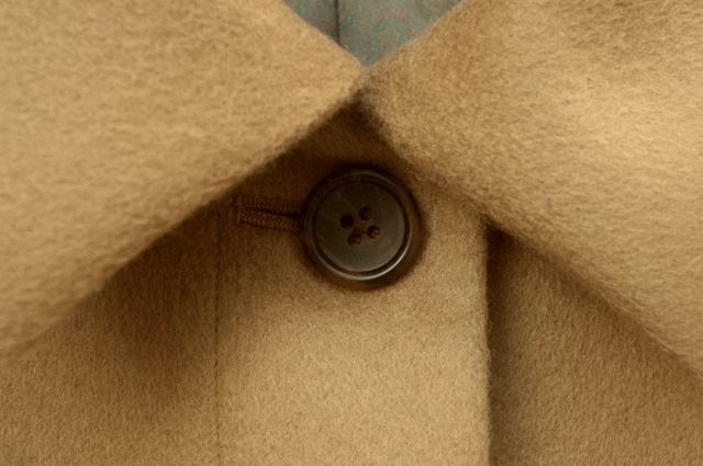 カシミヤコートのレディースオーダーメイド｜襟元