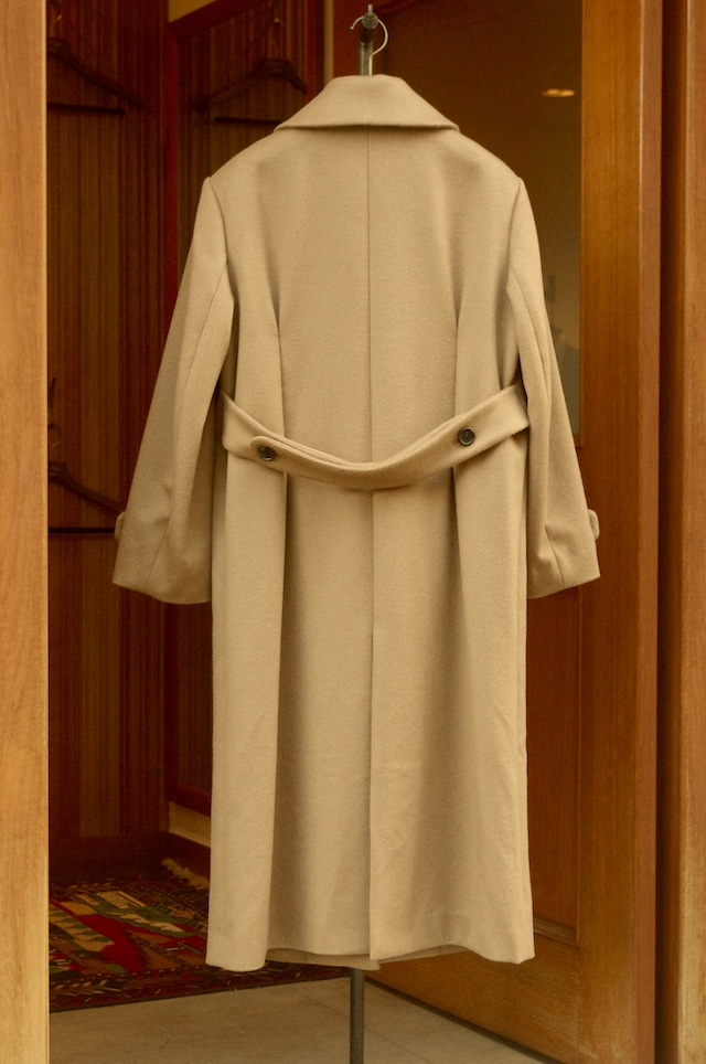 カシミヤコートのレディースオーダーメイド｜バックスタイル