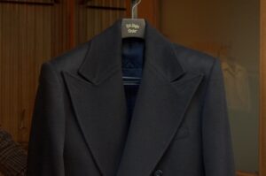 ロングコート丈の、メンズのカシミヤダブルコート