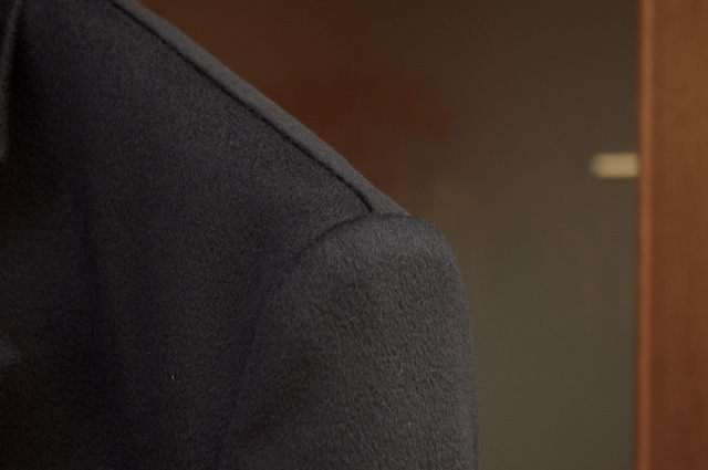 黒カシミヤのチェスターコートのオーダーメイド