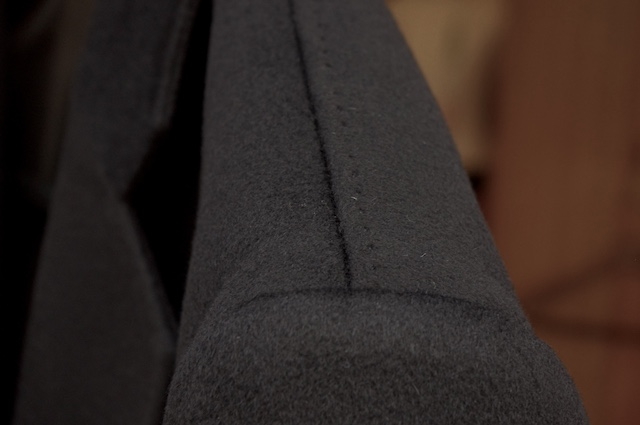 黒カシミヤのチェスターコートのオーダーメイド