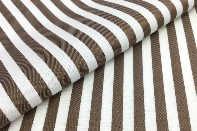 ストライプ柄のシャツワンピース用生地