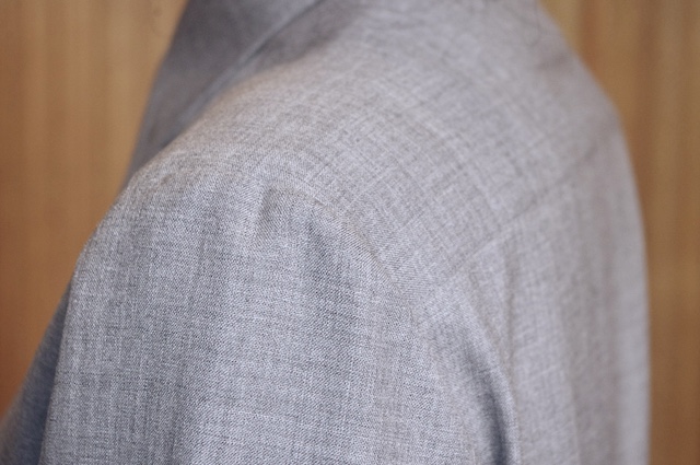 グレーのシャツワンピース