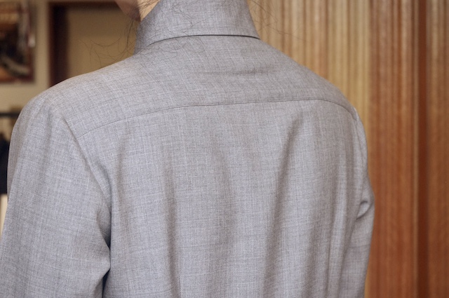 グレーのシャツワンピース