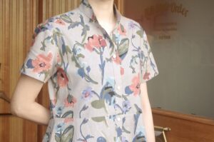 花柄のシャツワンピース