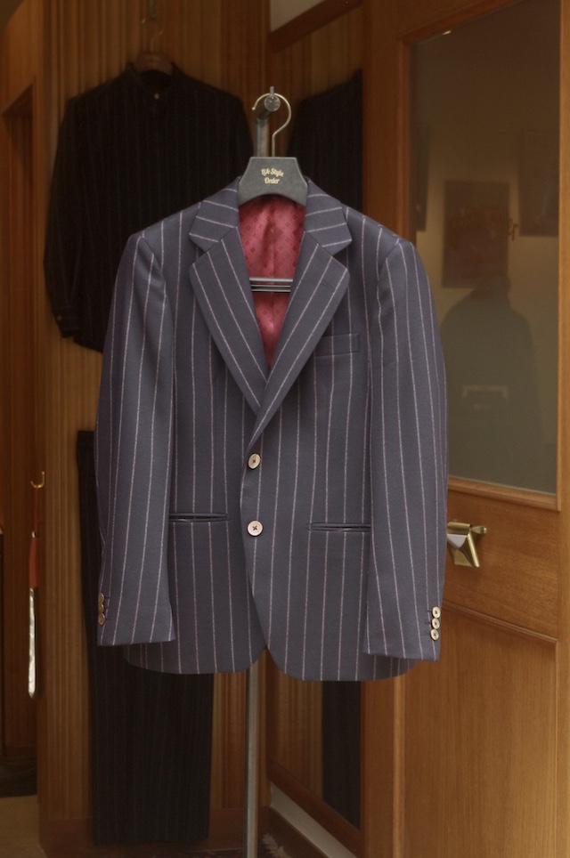 メンズライクなジャケットのレディーススリーピース