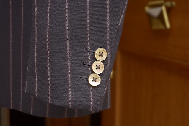 レディーススリーピースの袖口