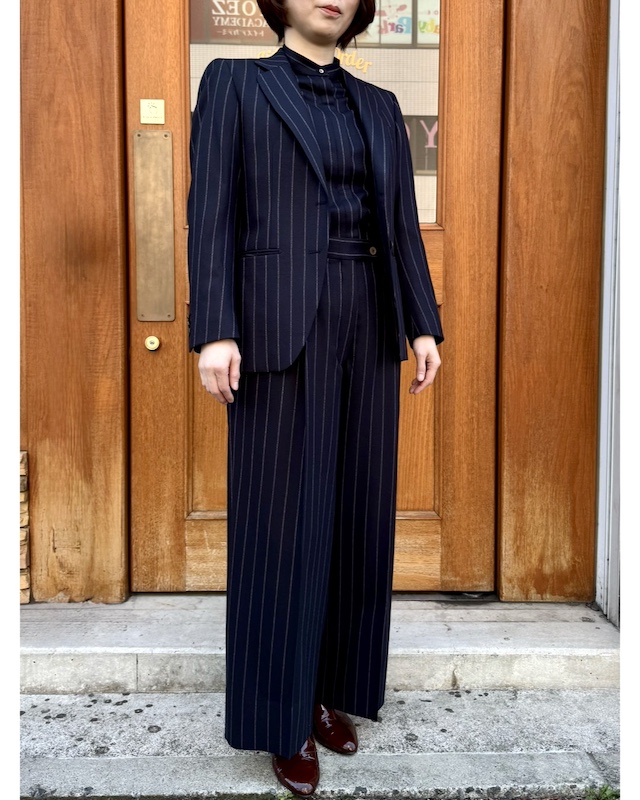 メンズライクなスリーピース