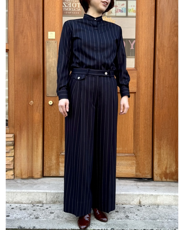 シャツとパンツのセットアップ