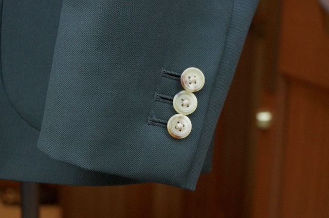 グリーン色(緑)のダブルスーツ｜袖口ボタン