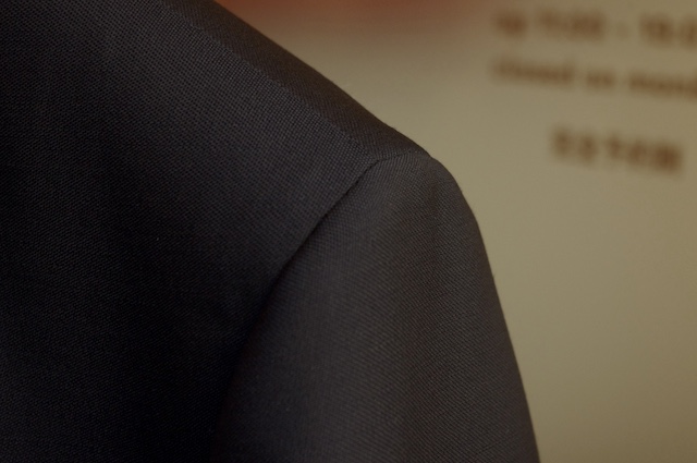 ブラックスーツ(略礼服)のオーダーメイド|肩パット