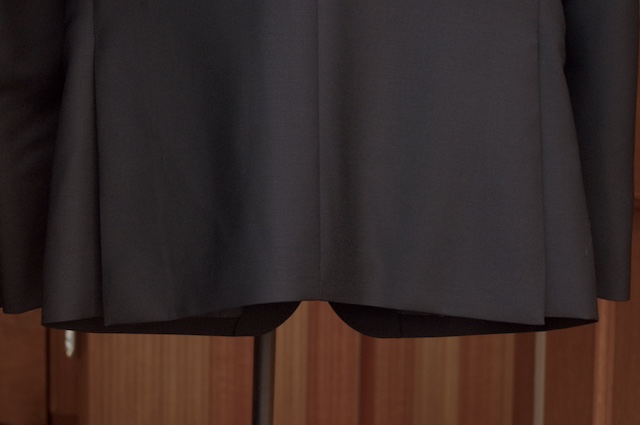 ブラックスーツ(略礼服)のオーダーメイド|サイドベンツ
